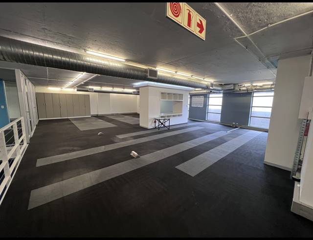 362M² OFFICE TO LET IN SALT RIVER